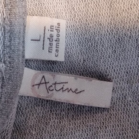 C Active Heathered Gray Knit 3/4 Sleeve Hoodie w/ Button Detail at Hem/Hip - Picture 9 of 11